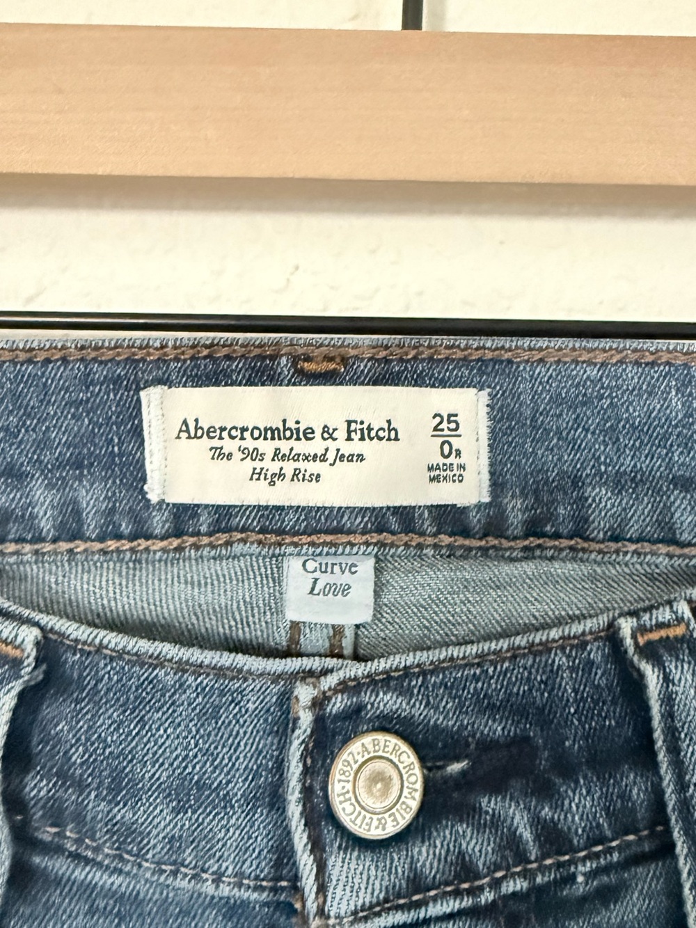 Abercrombie & Fitch The 90s High Rise Relaxed Jeans Curve Love - Picture 10 of 12